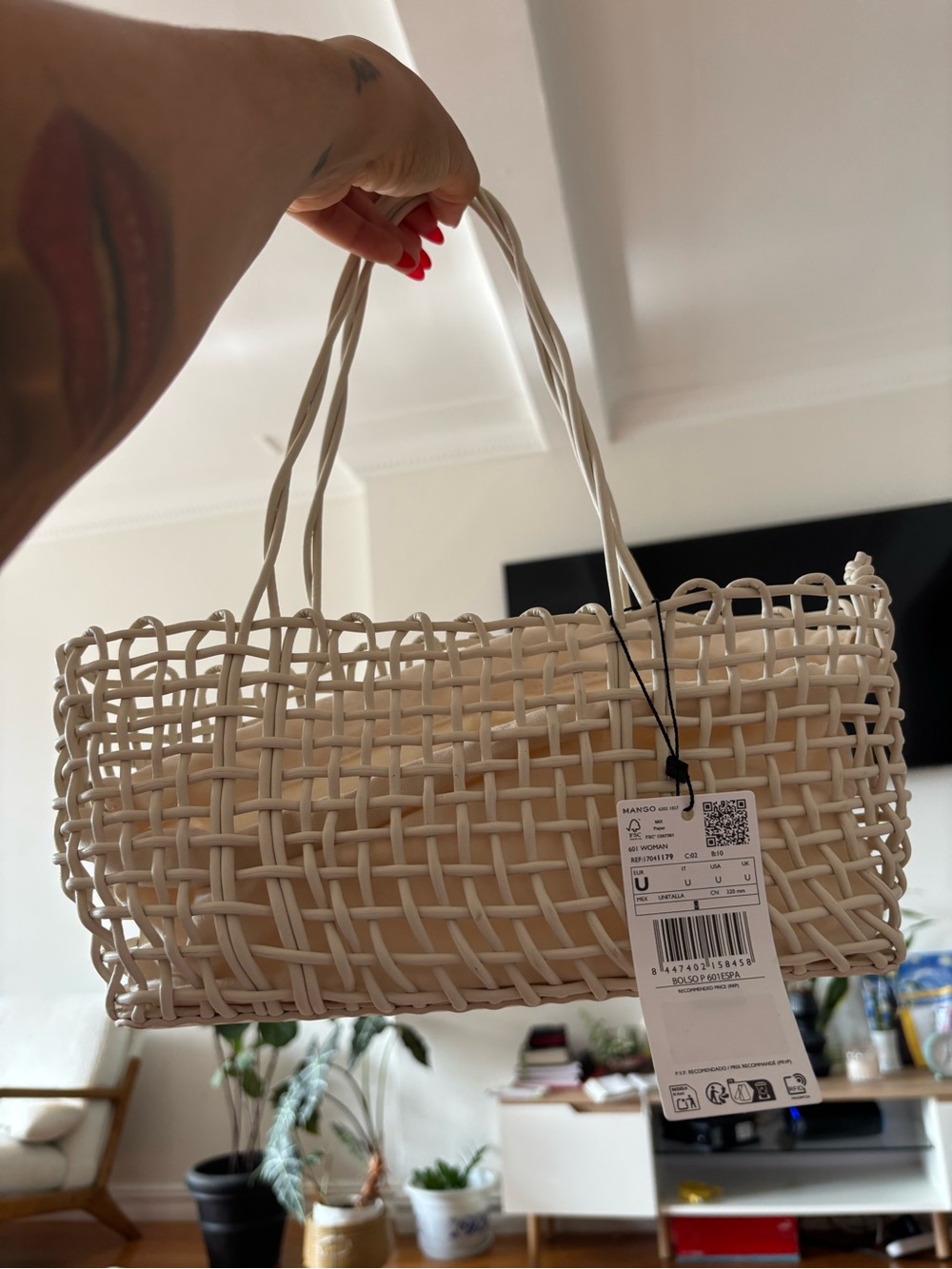 Mango Woven Tube Tote in Cream